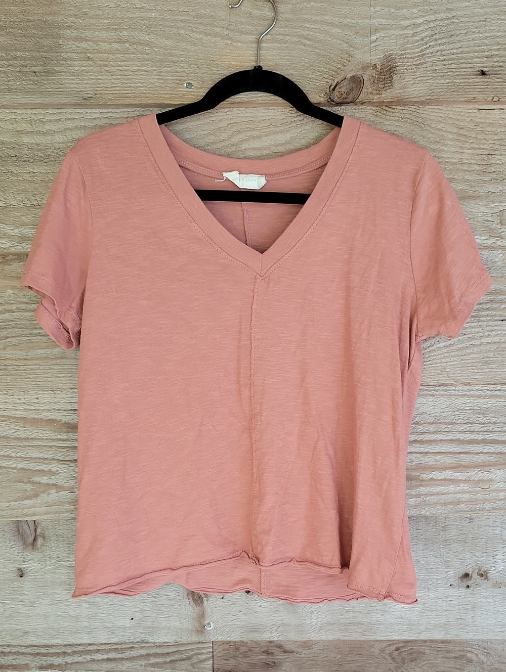 Altar'd State Size Small Short Sleeve V-Neck Tee in Rust